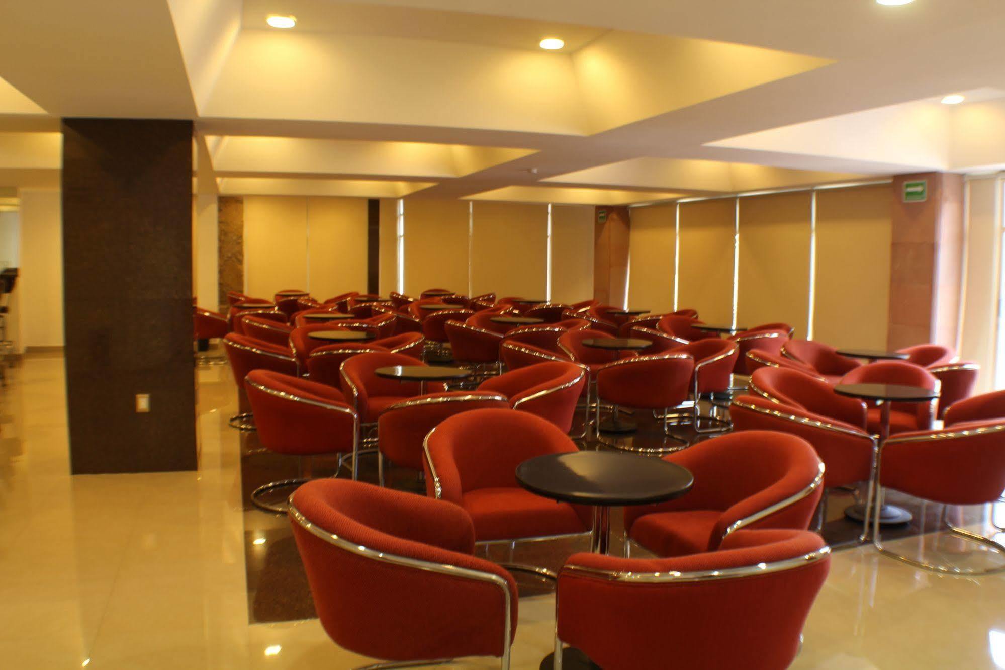 Hotel Real Plaza 3*